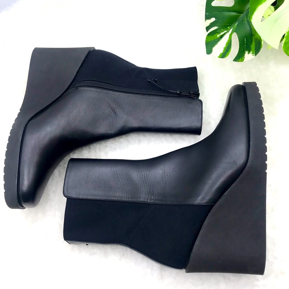 Donald J Plainer womens Isadora black wedge boots size 4.5